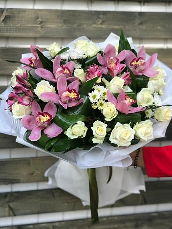 Букет цветов из: Розы и Хризантемы в Большое Новосурино