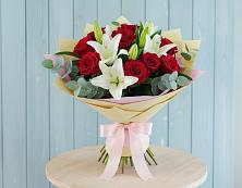 Букет цветов из:  Лилии и Розы в Большое Новосурино
