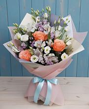 Букет цветов из:  Лизиантусы, Розы, Альстромерии и Гипсофила в Большое Новосурино
