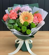Букет цветов из:  Гвоздики, Розы, Герберы и Хризантемы #REPLACE_PRED# Большое Новосурино