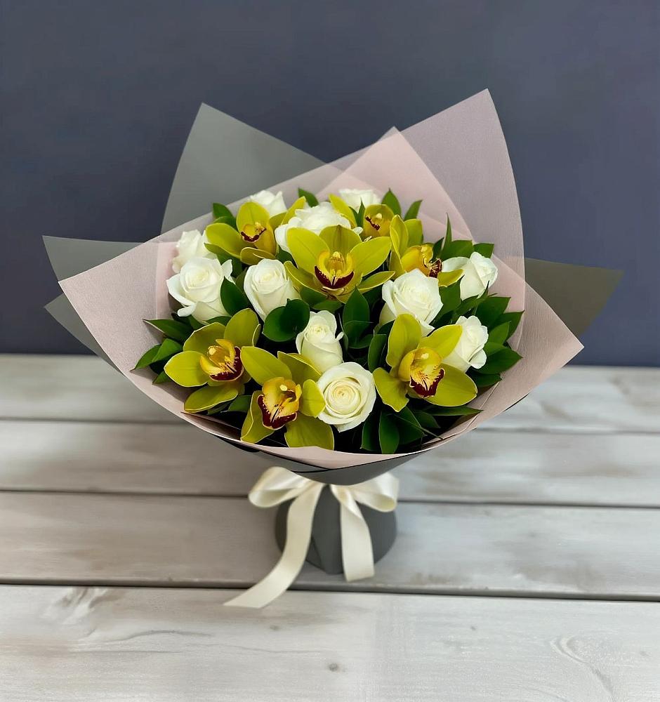 Букет цветов из: Орхидеи и Розы в Большое Новосурино