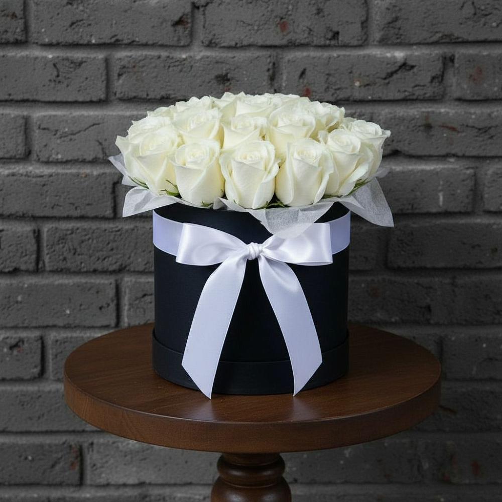 Цветочная композиция из Розы в шляпной коробке в Большое Новосурино