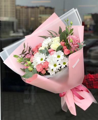 Букет цветов из: Розы, Лизиантусы и Хризантемы в Большое Новосурино